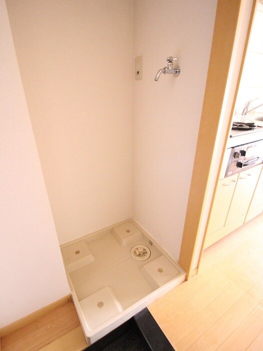 物件内観写真12　(洗濯機置場)