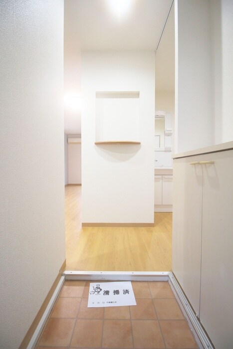 物件内観写真15　(玄関)