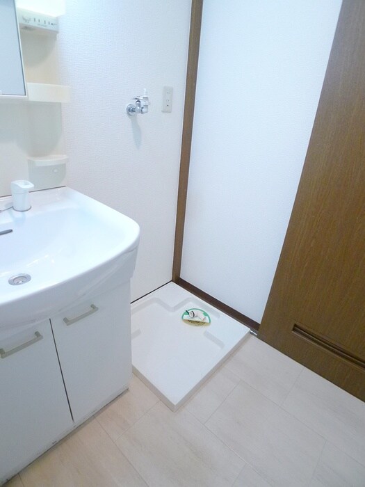 物件内観写真17　(洗濯機置場)