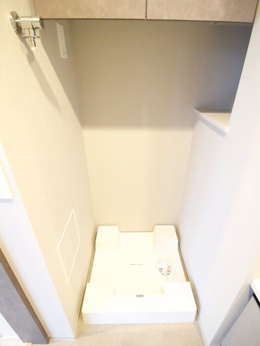 物件内観写真12　(洗濯機置場)