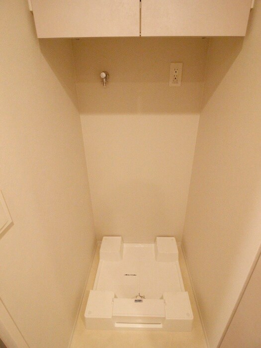 物件内観写真15　(洗濯機置場)