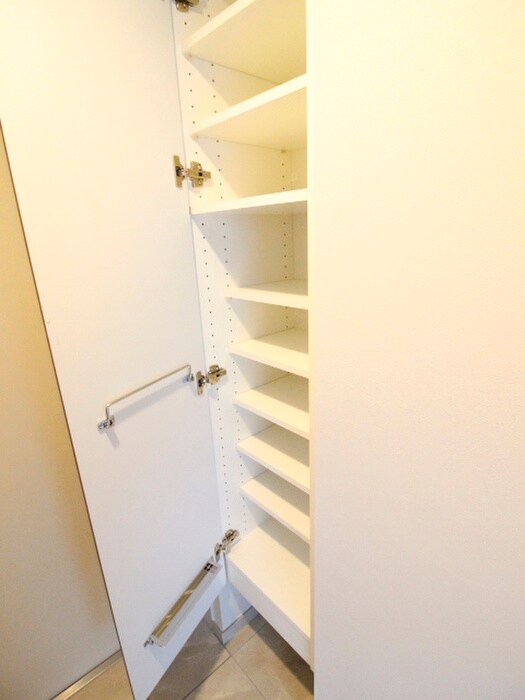 物件内観写真15　(靴箱)