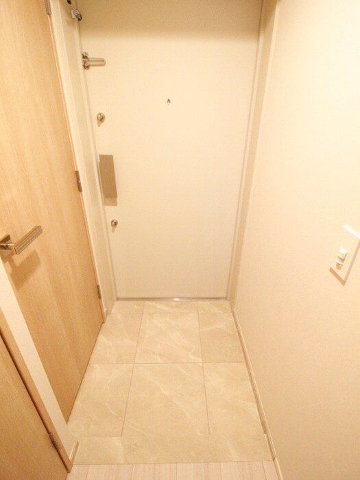 物件内観写真17　(玄関)