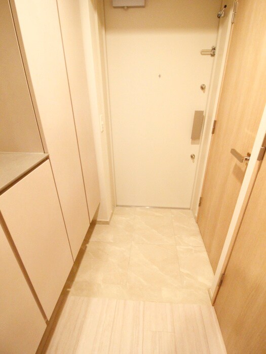 物件内観写真17　(玄関)