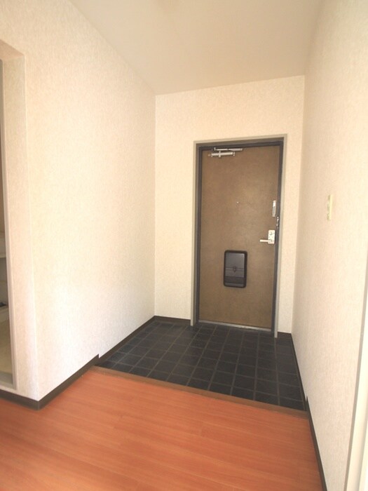 物件内観写真18　(玄関)