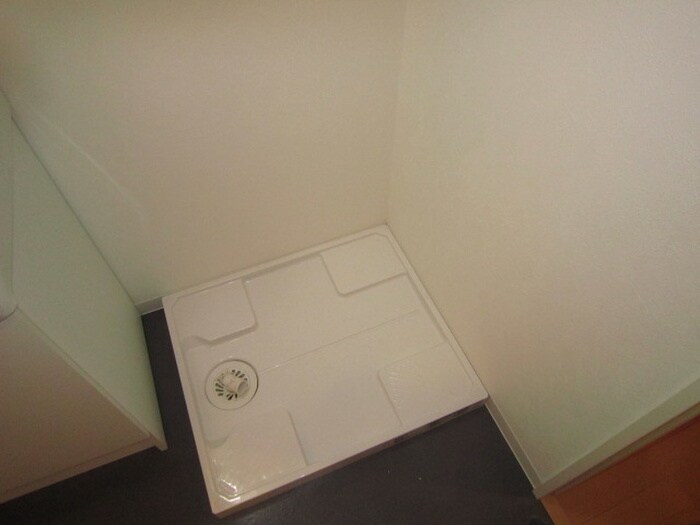 物件内観写真14　(洗濯機置場)