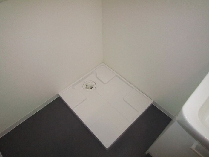 物件内観写真14　(洗濯機置場)