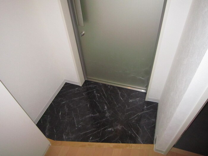 物件内観写真15　(玄関)