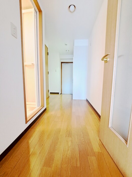 物件内観写真9　(廊下)