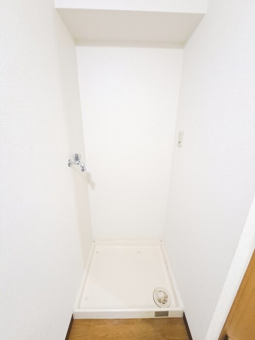 物件内観写真14　(洗濯機置場)