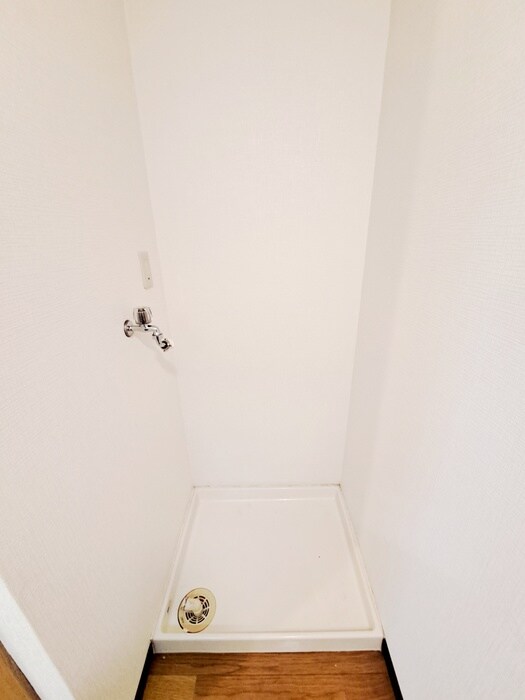 物件内観写真15　(洗濯機置場)