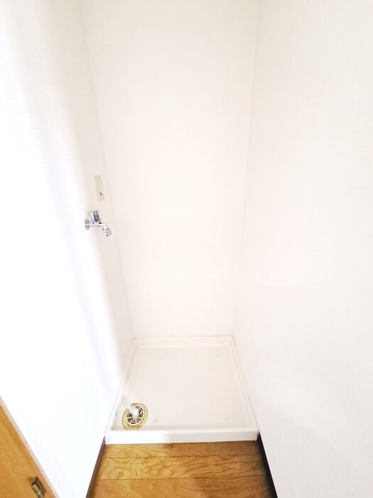 物件内観写真15　(洗濯機置場)