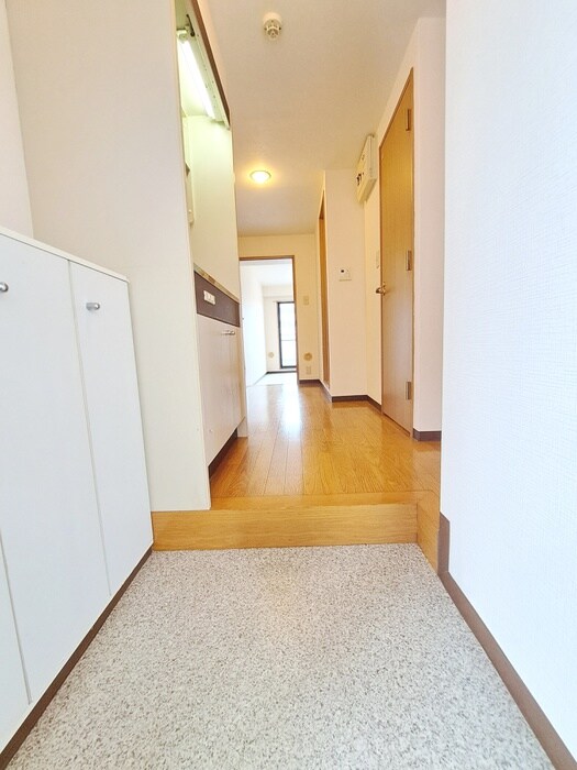 物件内観写真22　(玄関)