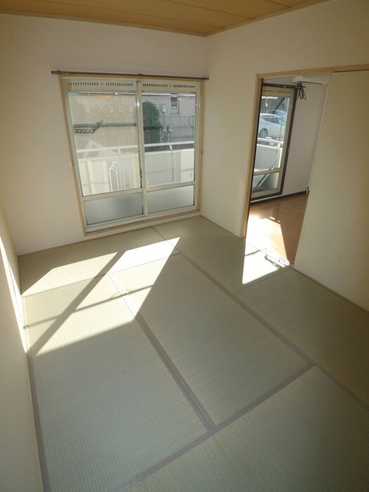 物件内観写真8　(居室)