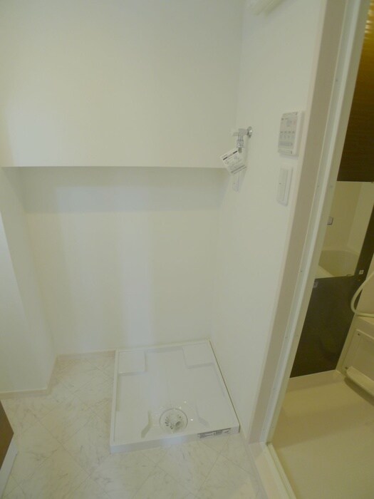 物件内観写真15　(洗濯機置場)