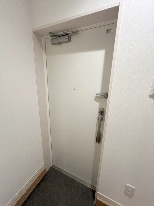物件内観写真18　(玄関)