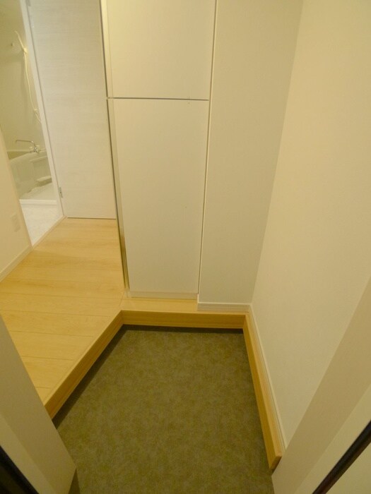 物件内観写真19　(玄関)