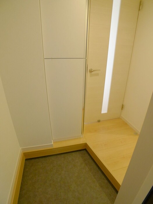 物件内観写真19　(玄関)