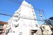 プレール・ドゥーク新宿WESTの外観写真