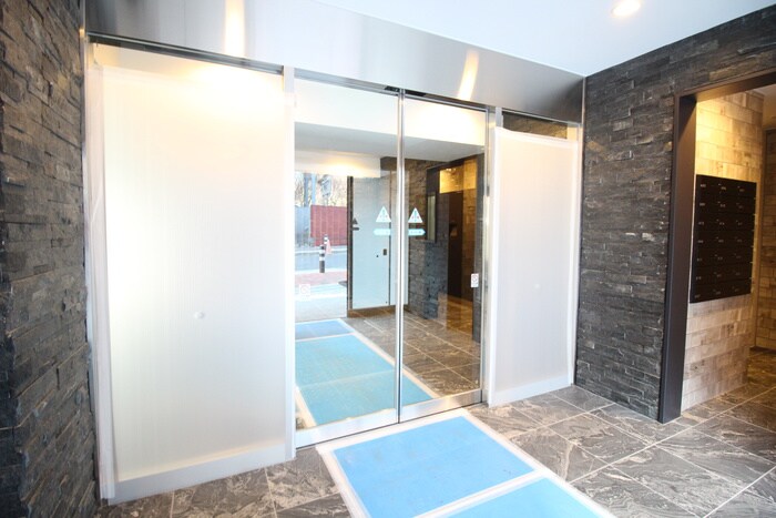 物件外観写真5　(エントランス部分)