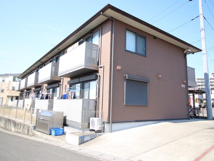 物件外観写真2　(エントランス部分)