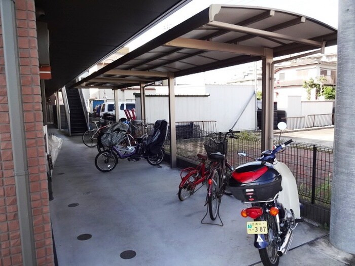 物件外観写真3　(駐輪場)