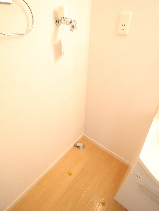 物件内観写真14　(洗濯機置場)