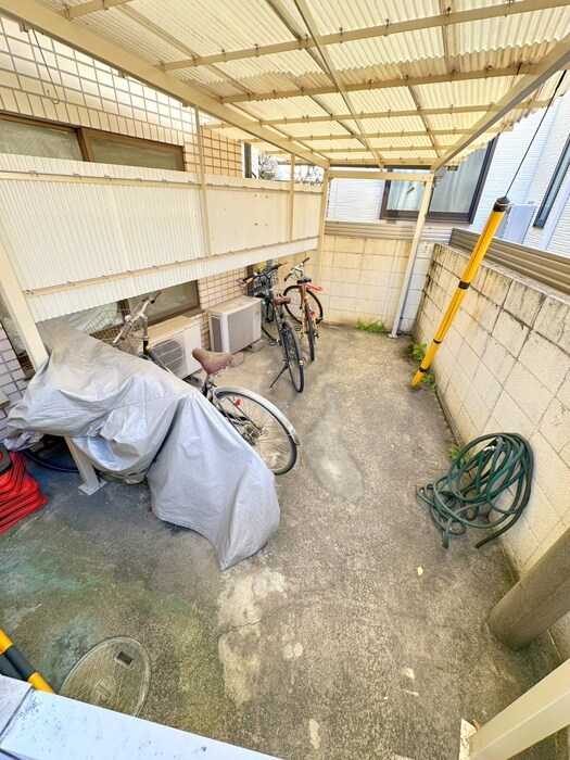 物件外観写真3　(駐輪場)