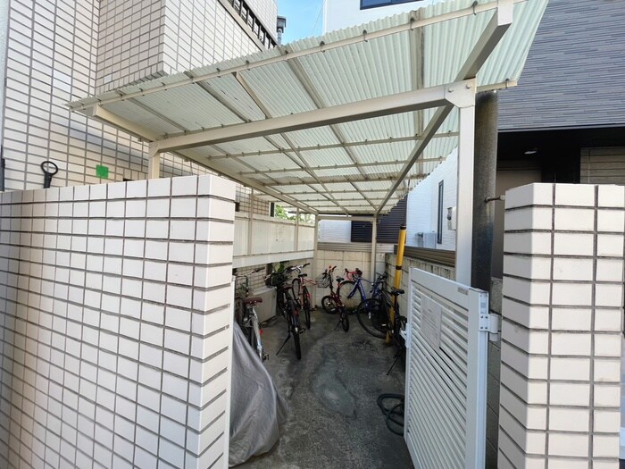 物件外観写真6　(駐輪場)