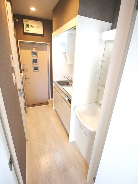 物件内観写真11　(廊下)