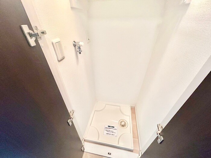 物件内観写真14　(洗濯機置場)