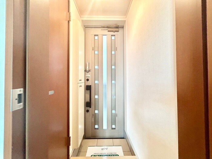 物件内観写真15　(玄関)