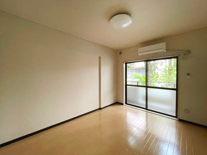 物件内観写真6　(居室)