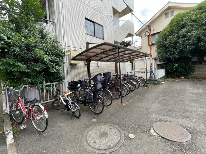 物件外観写真5　(駐輪場)