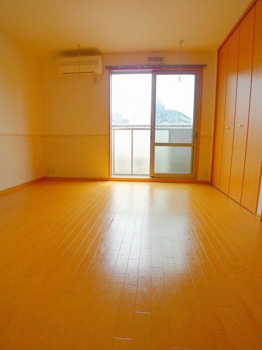 物件内観写真7　(室内からの展望)