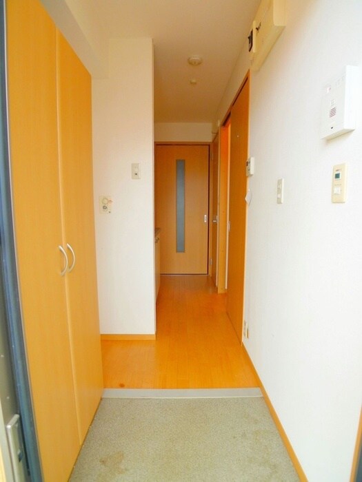 物件内観写真10　(玄関)