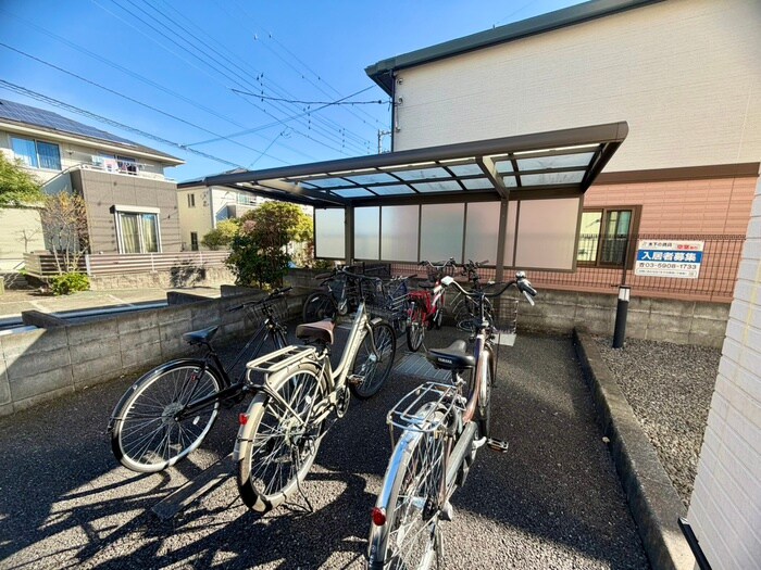 物件外観写真5　(駐輪場)
