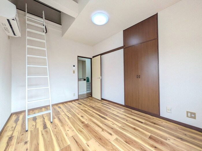 物件内観写真9　(居室)