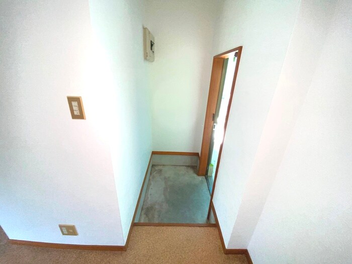 物件内観写真10　(玄関)