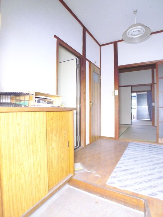 物件内観写真17　(玄関)