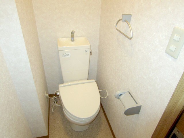 物件内観写真11　(トイレ)