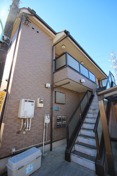 物件外観写真2　(エントランス部分)