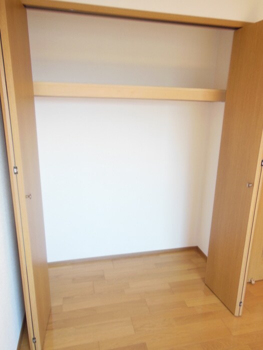 物件内観写真12　(収納)