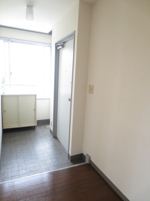 物件内観写真16　(玄関)