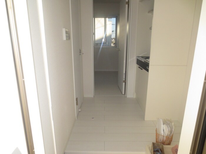 物件内観写真16　(玄関)