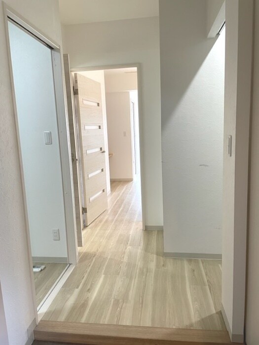 物件内観写真9　(廊下)