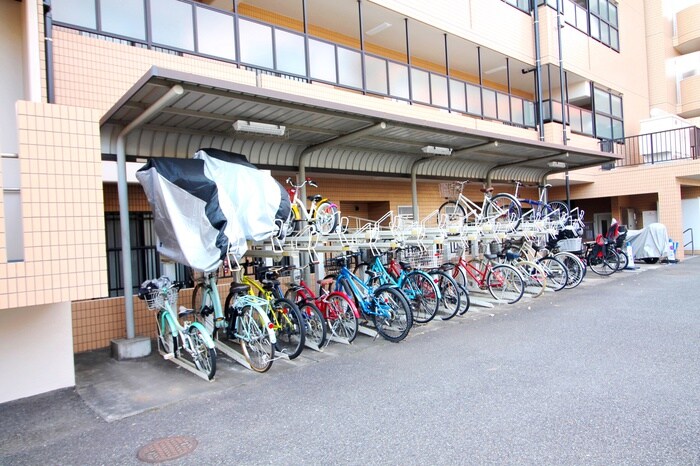 物件外観写真5　(駐輪場)