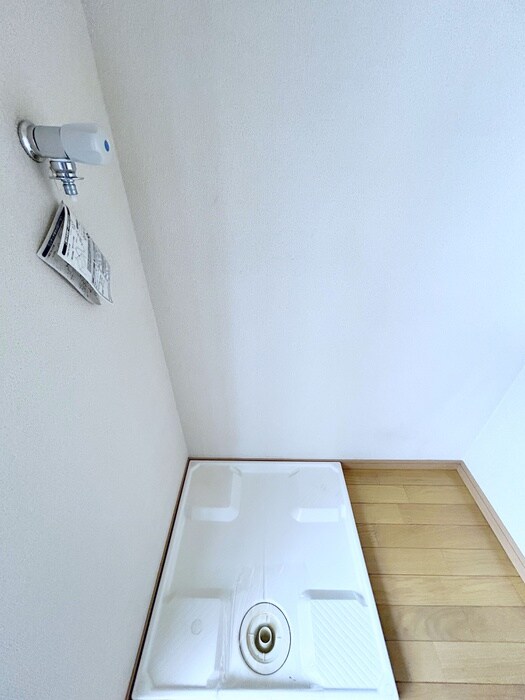 物件内観写真14　(洗濯機置場)