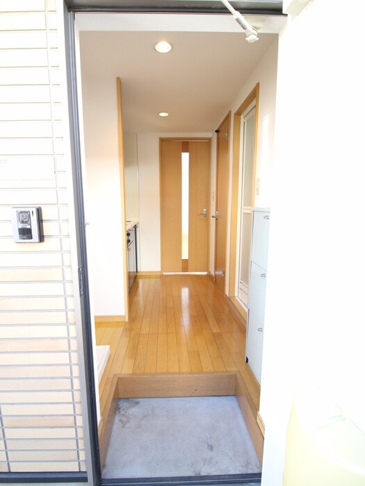 物件内観写真16　(玄関)