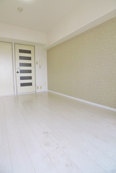 物件内観写真8　(室内からの展望)